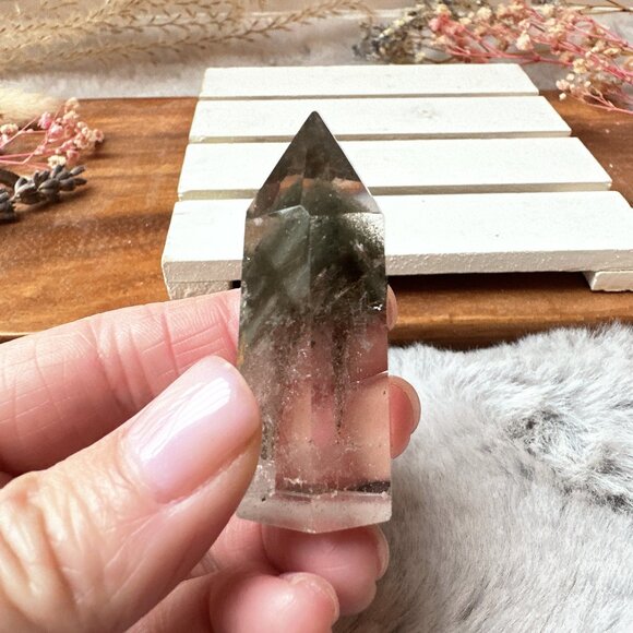 Mini Garden Quartz Tower Obelisk - Picture 5 of 9